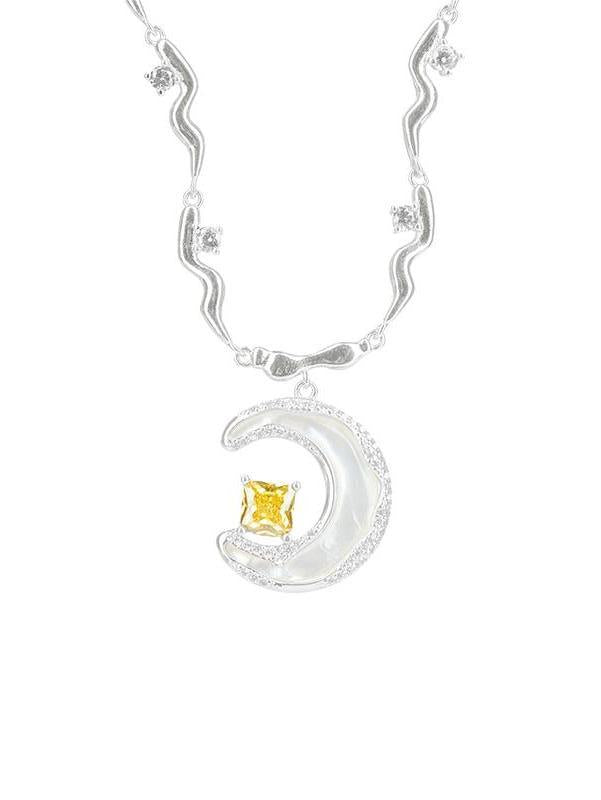 PINCTADA MAXIMA MOON WITH STAR NECKLACE-DAYBREAK