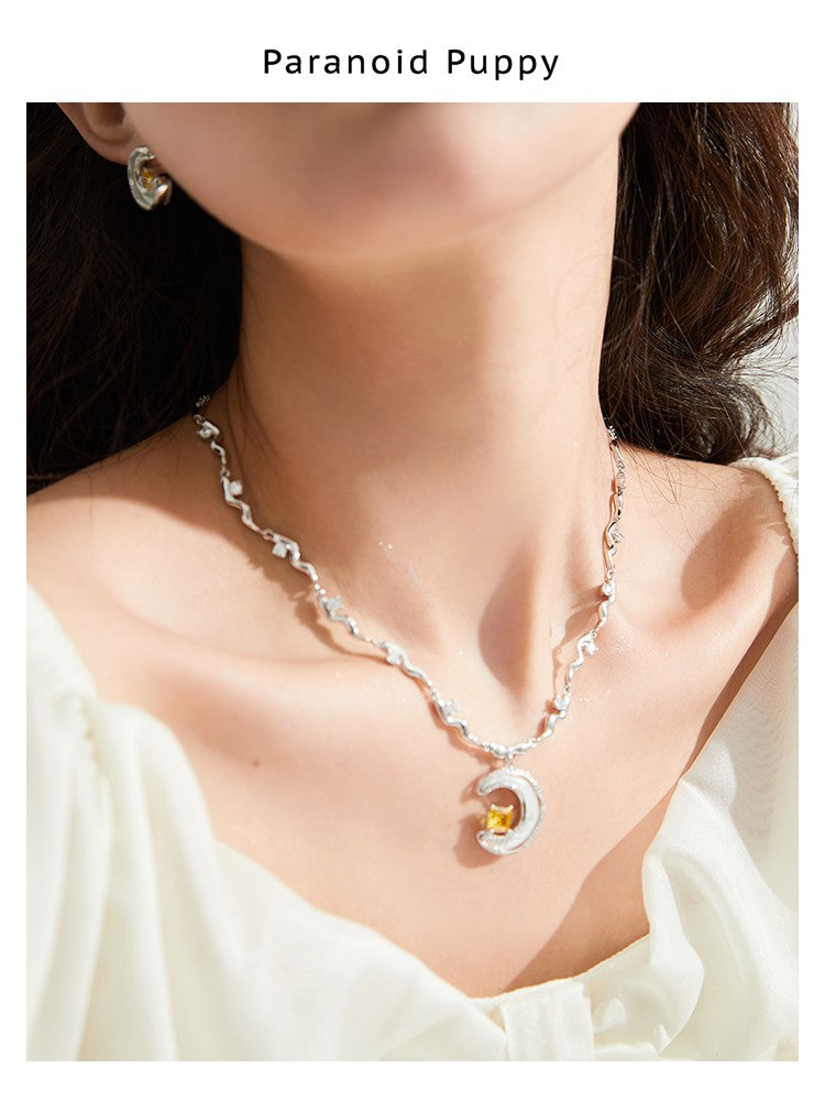 PINCTADA MAXIMA MOON WITH STAR NECKLACE-DAYBREAK